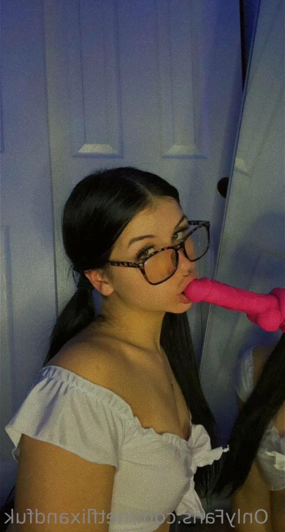 College freshman 😜 [ lizzysnyder18 ] Onlyfans leaked photo 10466846 on Hotleaks.tv