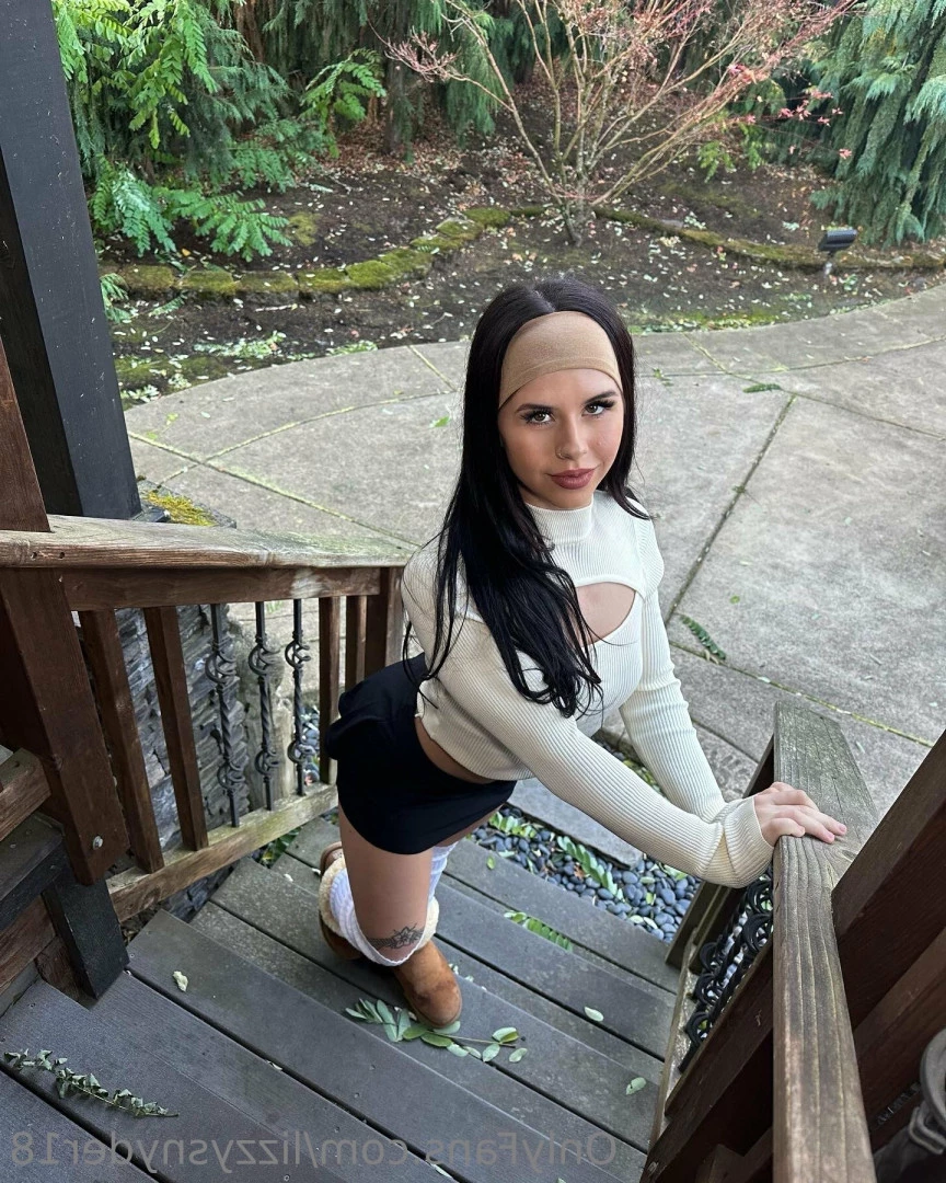 College freshman 😜 [ lizzysnyder18 ] Onlyfans leaked photo 10468560 on Hotleaks.tv