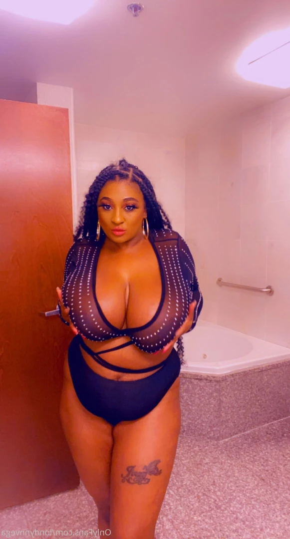 Londynn Vega [ londynnvega ] Onlyfans leaked photo 7585599 on Hotleaks.tv