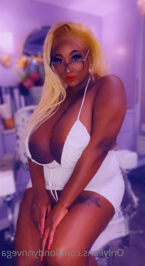 Londynn Vega [ londynnvega ] Onlyfans leaked photo 7585888 on Hotleaks.tv