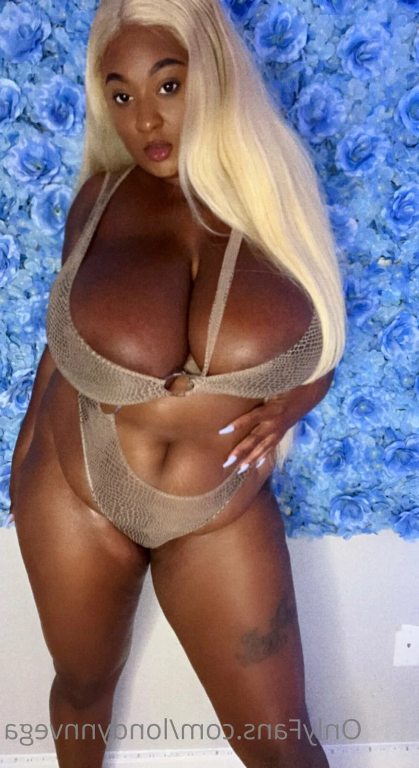 Londynn Vega [ londynnvega ] Onlyfans leaked photo 7586405 on Hotleaks.tv