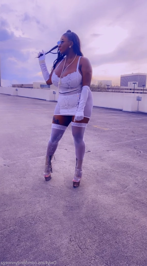 Londynn Vega [ londynnvega ] Onlyfans leaked photo 7586697 on Hotleaks.tv