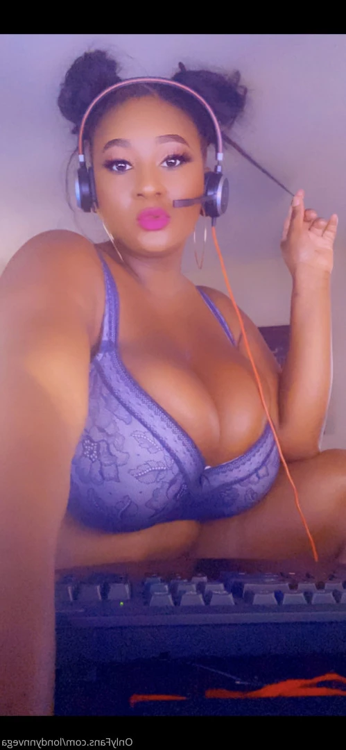 Londynn Vega [ londynnvega ] Onlyfans leaked photo 7587001 on Hotleaks.tv