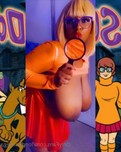 7587573
