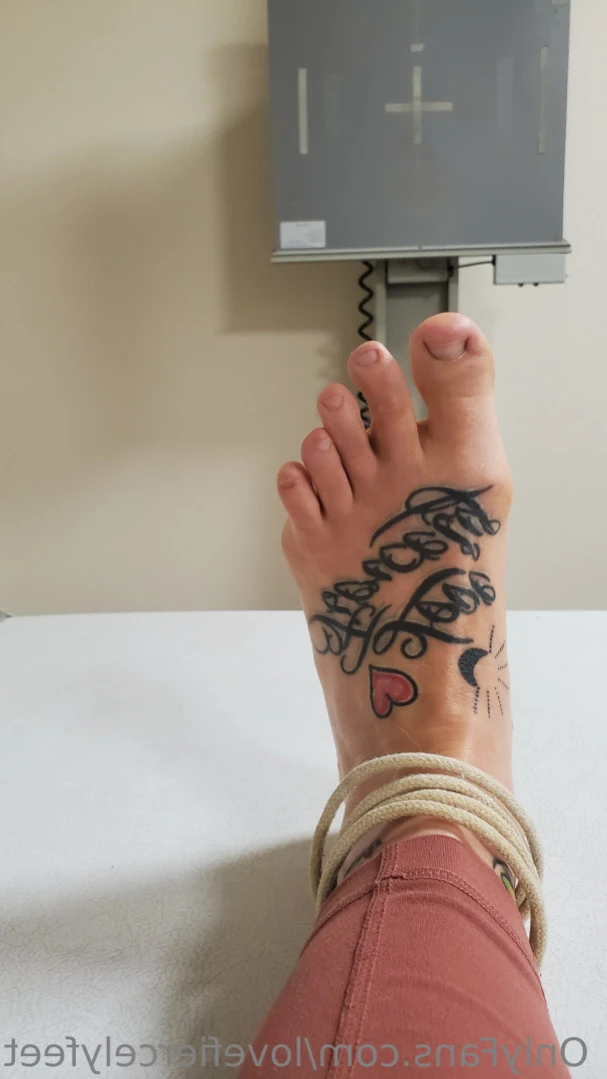 love fiercely [ lovefiercelyfeet ] Onlyfans leaked photo 10926999 on Hotleaks.tv
