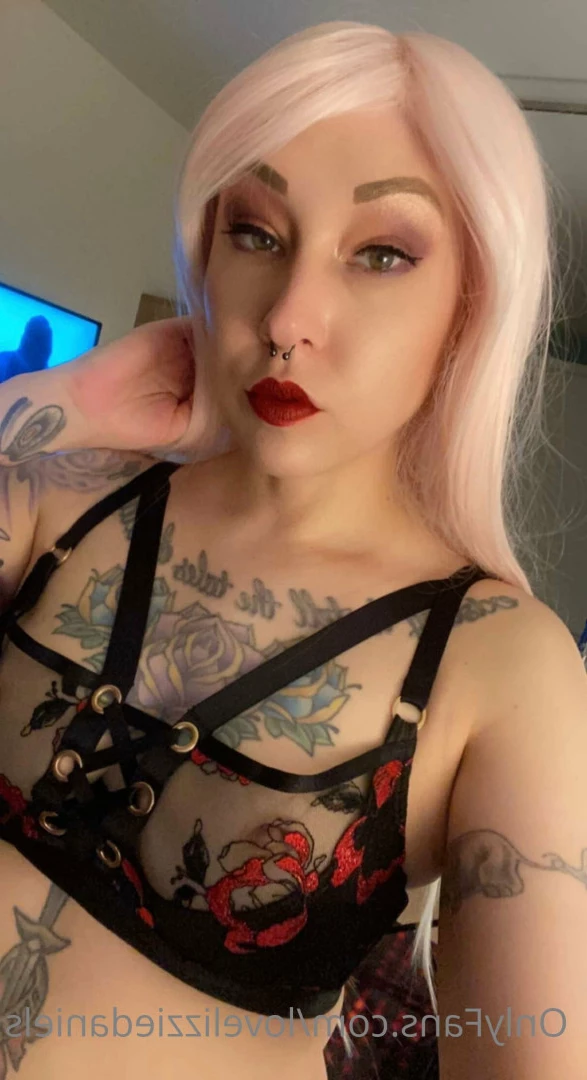 Love Lizzie Daniels [ lovelizziedaniels ] Onlyfans leaked photo 7264409 on Hotleaks.tv