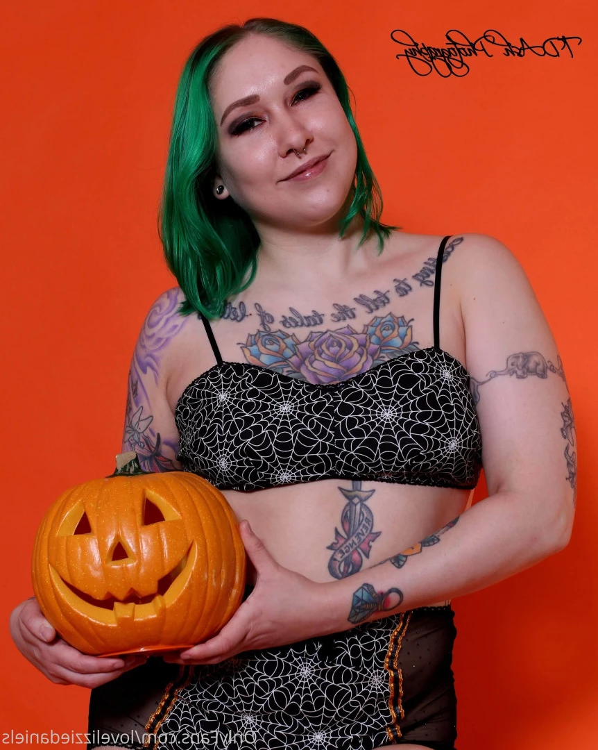 Love Lizzie Daniels [ lovelizziedaniels ] Onlyfans leaked photo 7265911 on Hotleaks.tv