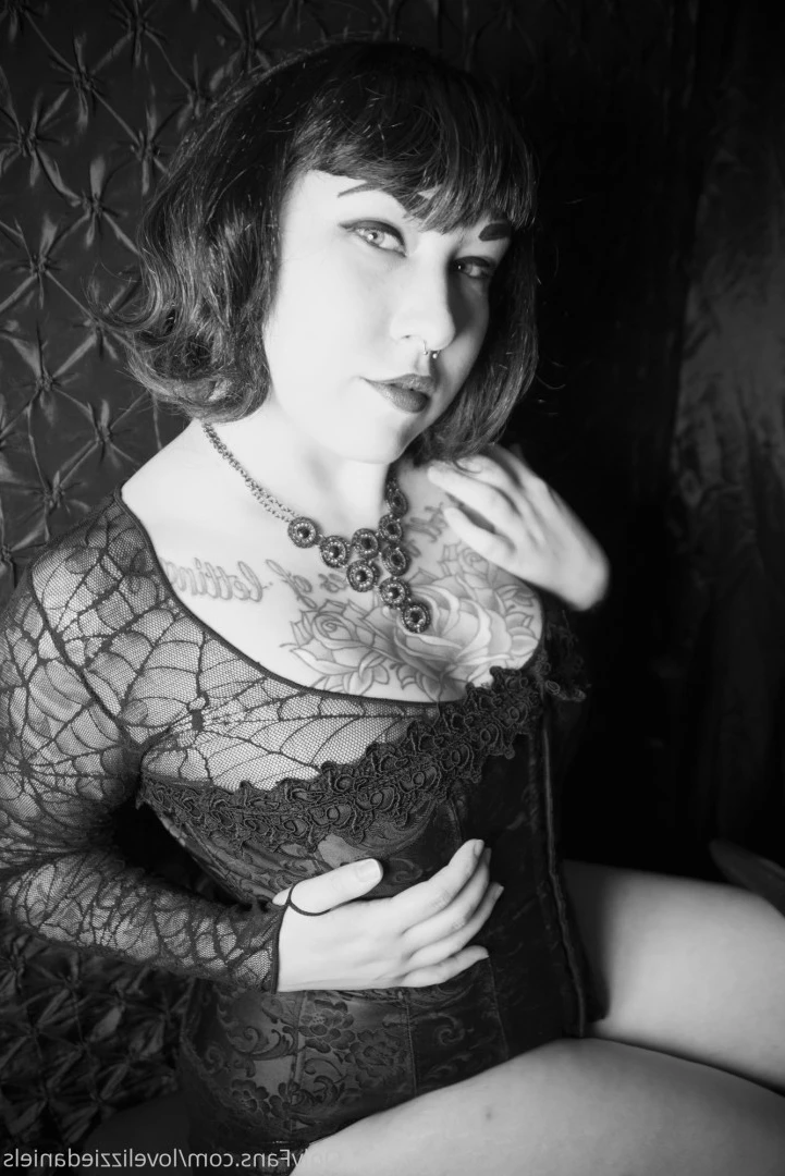 Love Lizzie Daniels [ lovelizziedaniels ] Onlyfans leaked photo 7272764 on Hotleaks.tv