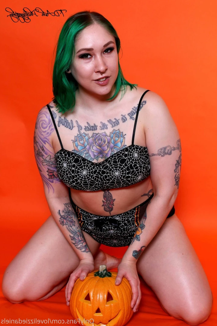 Love Lizzie Daniels [ lovelizziedaniels ] Onlyfans leaked photo 7284585 on Hotleaks.tv
