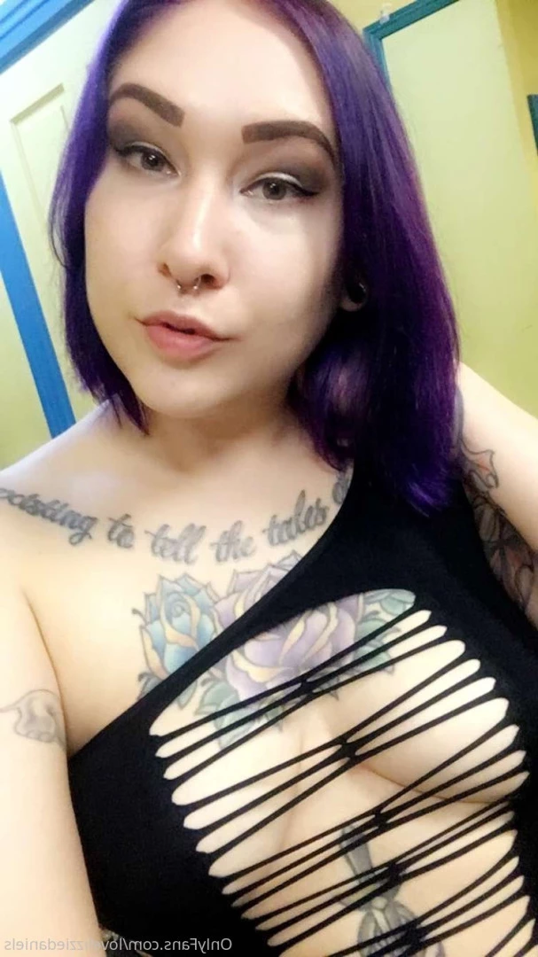 Love Lizzie Daniels [ lovelizziedaniels ] Onlyfans leaked photo 7287437 on Hotleaks.tv