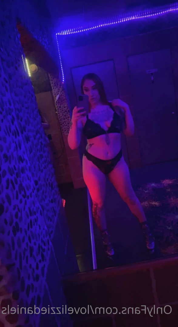 Love Lizzie Daniels [ lovelizziedaniels ] Onlyfans leaked photo 7294634 on Hotleaks.tv