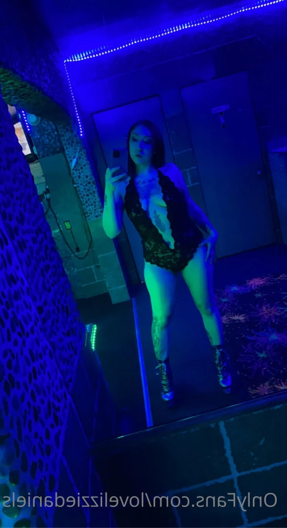 Love Lizzie Daniels [ lovelizziedaniels ] Onlyfans leaked photo 7295395 on Hotleaks.tv