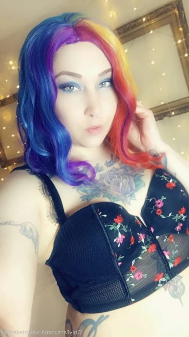 Love Lizzie Daniels [ lovelizziedaniels ] Onlyfans leaked photo 7295898 on Hotleaks.tv