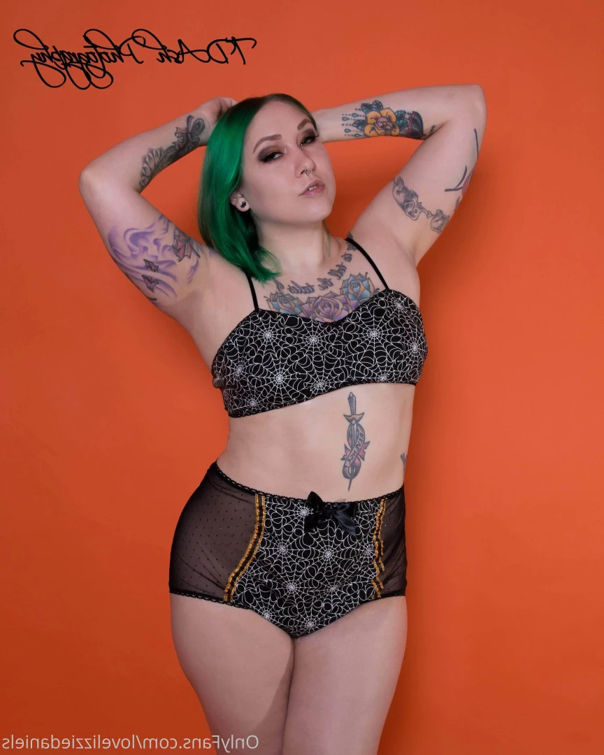 Love Lizzie Daniels [ lovelizziedaniels ] Onlyfans leaked photo 7300849 on Hotleaks.tv