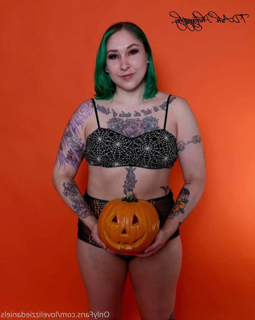 Love Lizzie Daniels [ lovelizziedaniels ] Onlyfans leaked photo 7303108 on Hotleaks.tv