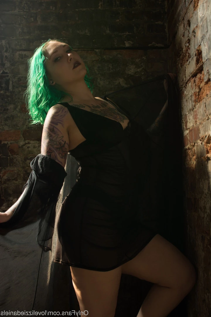 Love Lizzie Daniels [ lovelizziedaniels ] Onlyfans leaked photo 7324628 on Hotleaks.tv