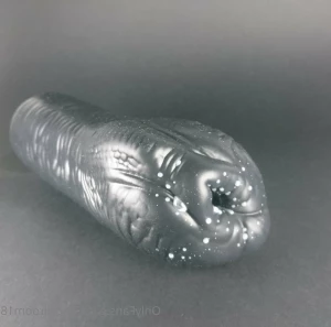 6837058