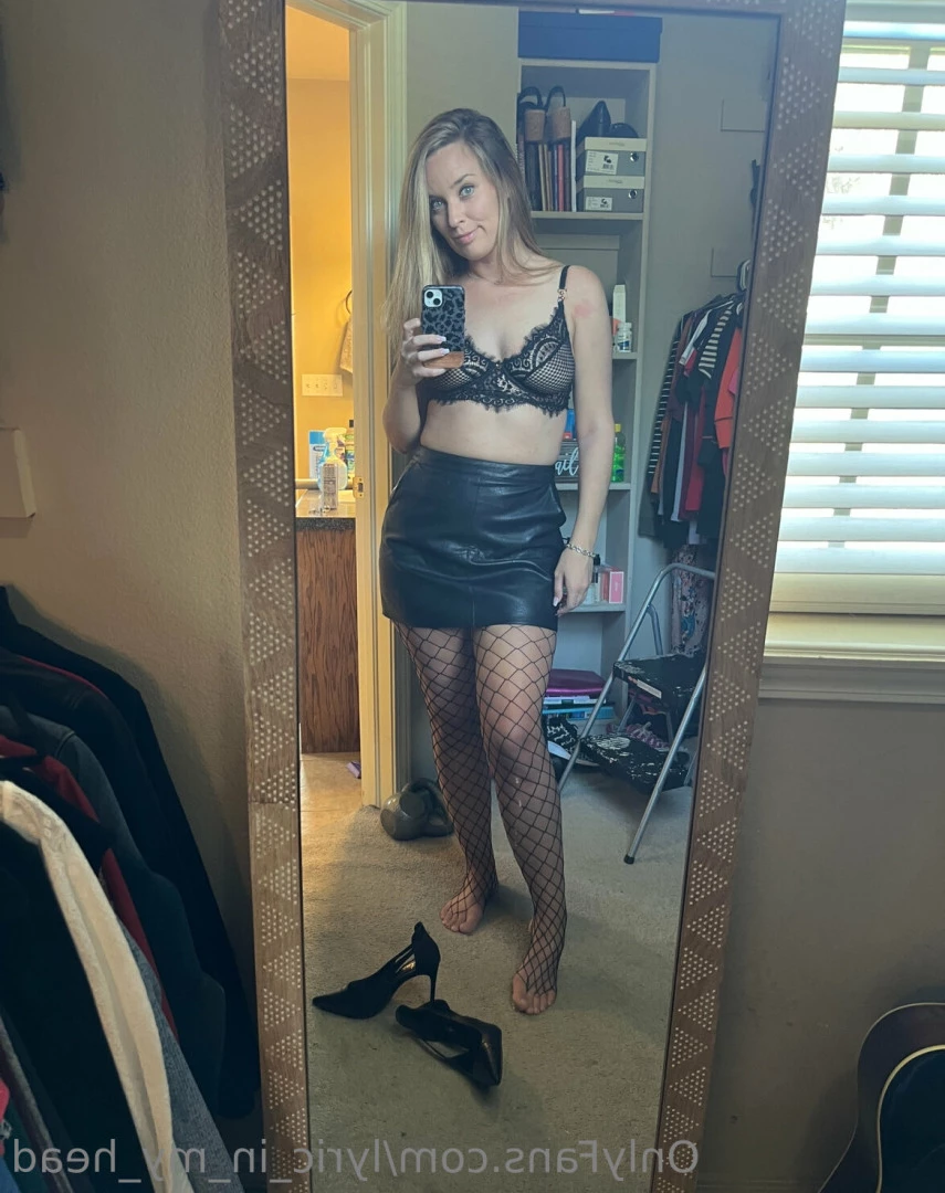 Lyric [ lyric_in_my_head ] Onlyfans leaked photo 9119398 on Hotleaks.tv