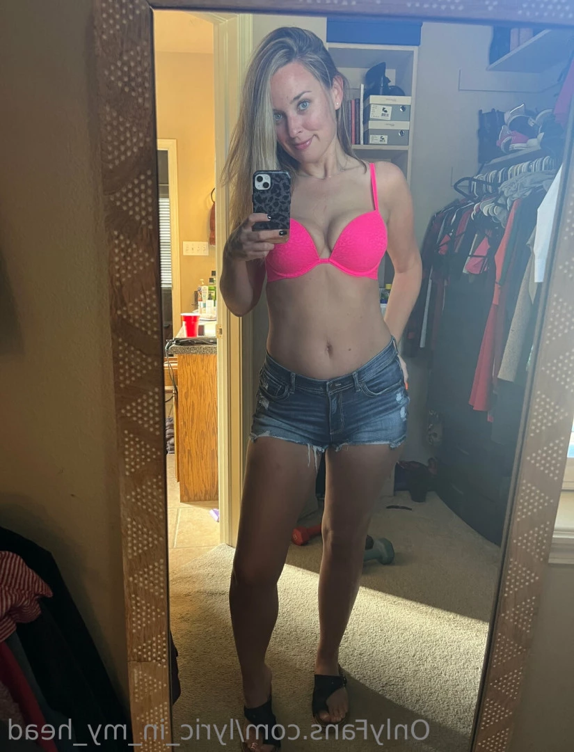 Lyric [ lyric_in_my_head ] Onlyfans leaked photo 9119511 on Hotleaks.tv