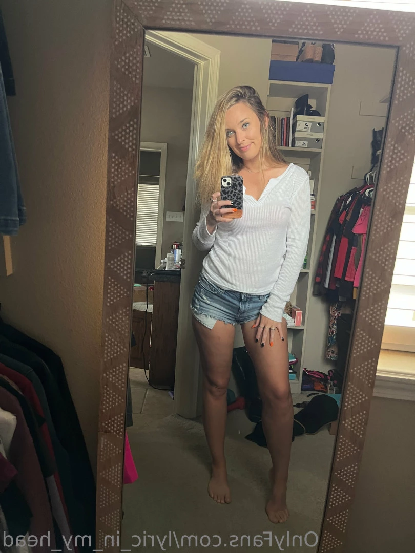 Lyric [ lyric_in_my_head ] Onlyfans leaked photo 9119520 on Hotleaks.tv