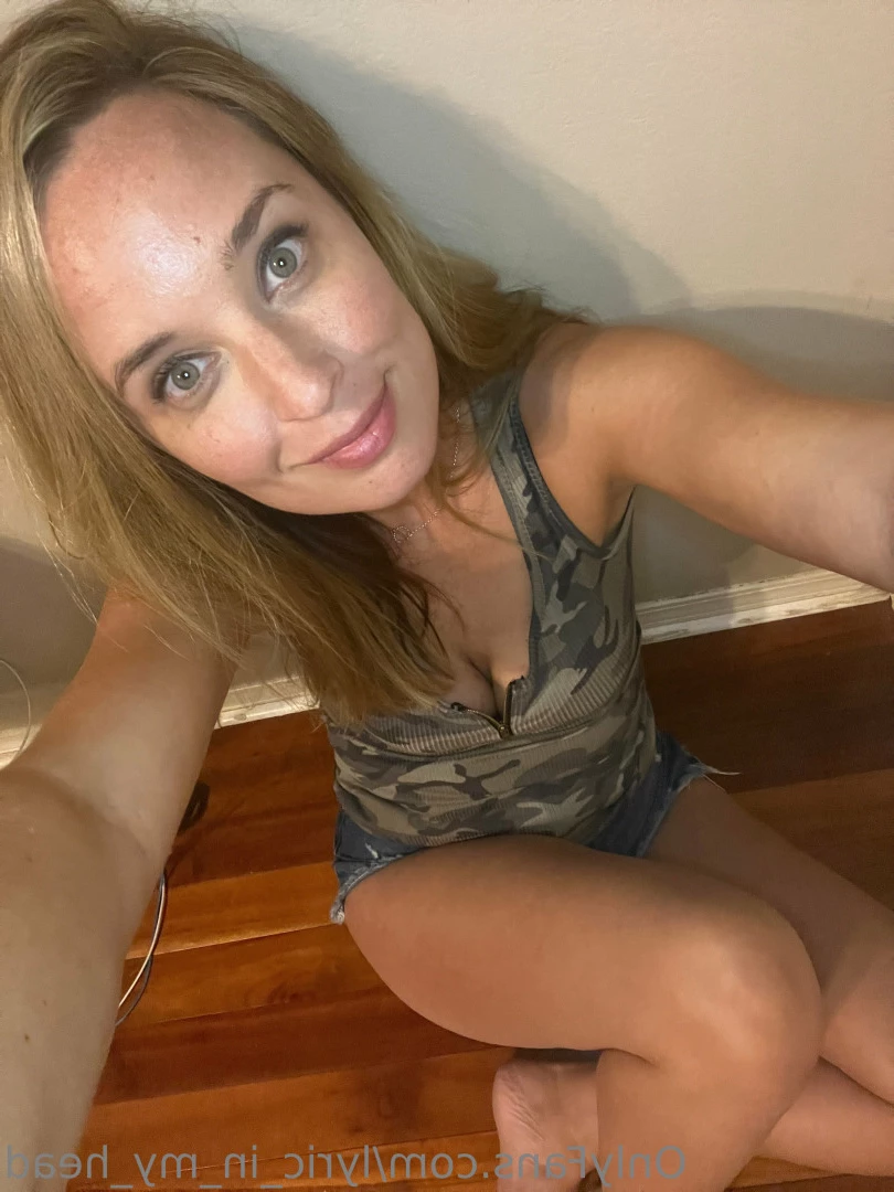 Lyric [ lyric_in_my_head ] Onlyfans leaked photo 9119595 on Hotleaks.tv