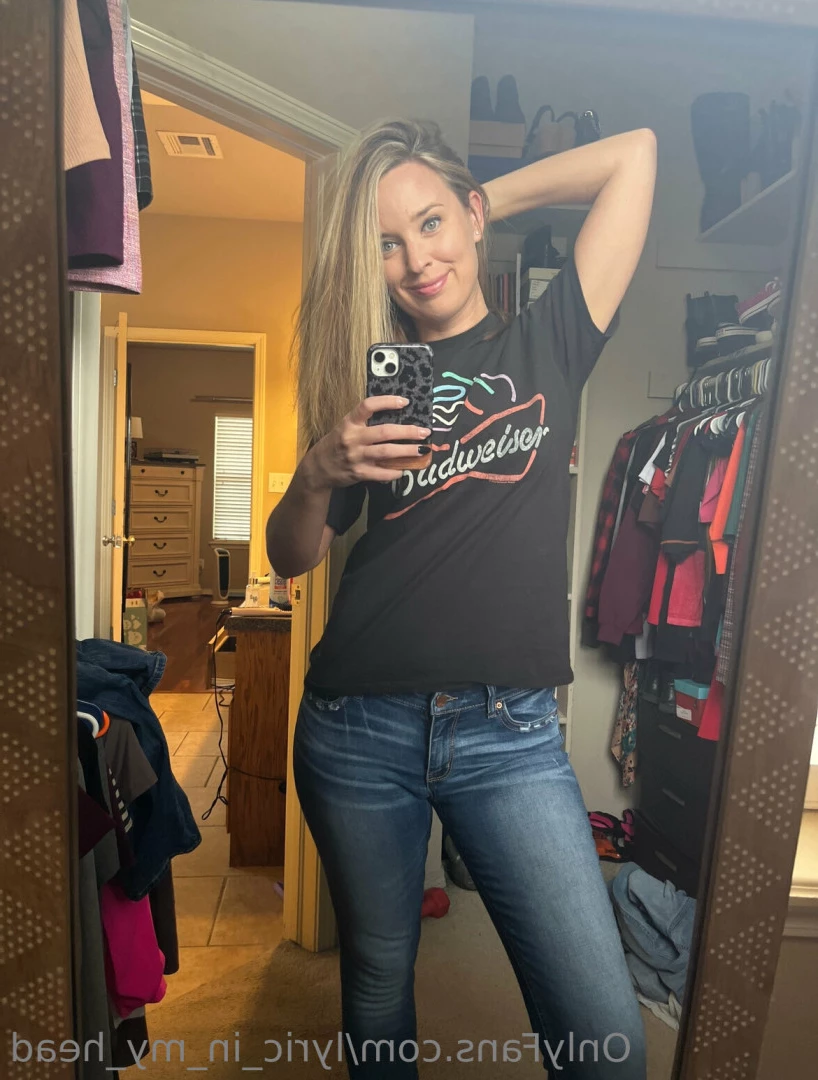 Lyric [ lyric_in_my_head ] Onlyfans leaked photo 10443592 on Hotleaks.tv