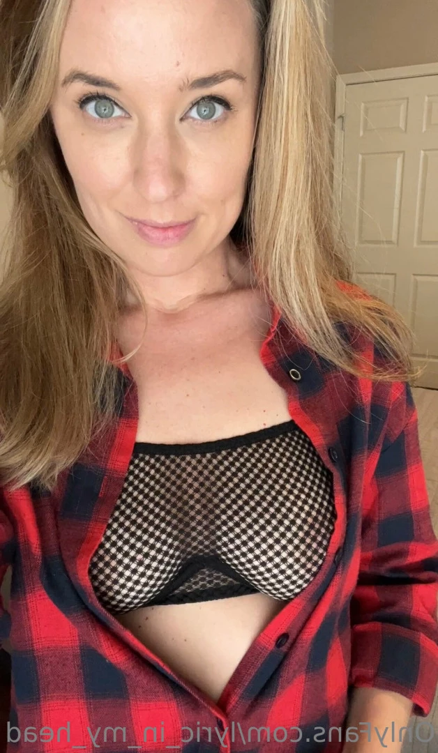Lyric [ lyric_in_my_head ] Onlyfans leaked photo 10443601 on Hotleaks.tv
