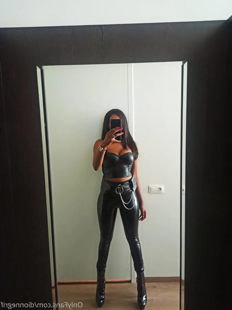 Mencrusher😈 l Wife away? time to play🟢 [ mencrusher ] Onlyfans leaked photo 10447112 on Hotleaks.tv