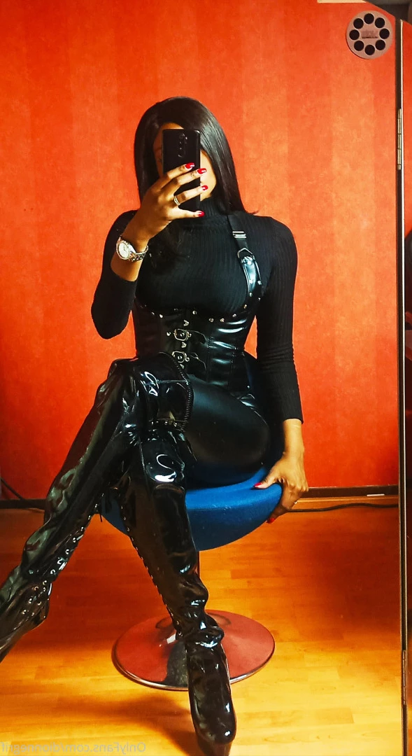 Mencrusher😈 l Wife away? time to play🟢 [ mencrusher ] Onlyfans leaked photo 10458124 on Hotleaks.tv
