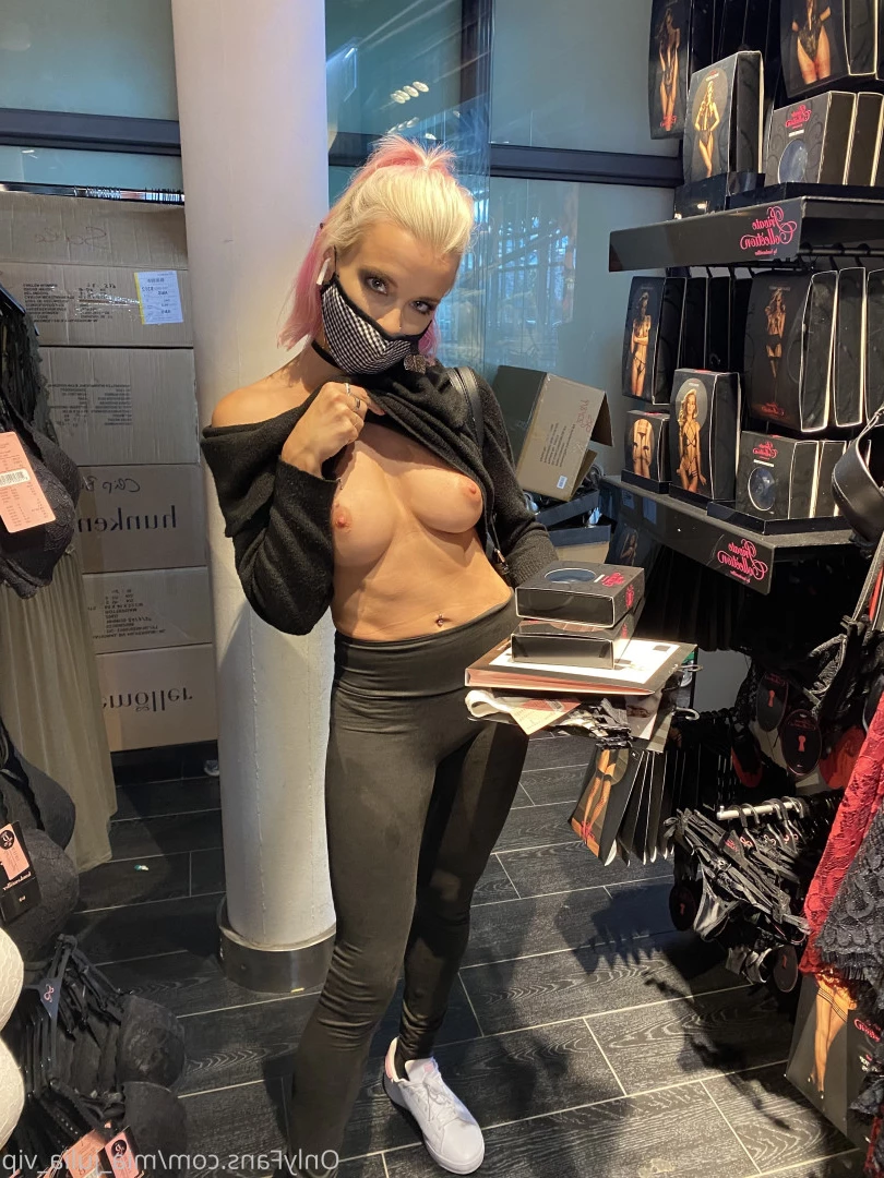 Mia Julia  VIP [ mia_julia_vip ] Onlyfans leaked photo 7229695 on Hotleaks.tv