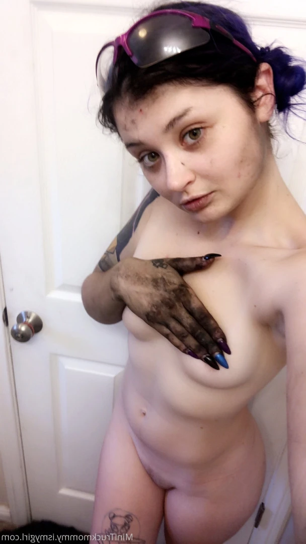 Naughty Lil Mechanic 💦 [ minitruckmommy ] Onlyfans leaked photo 7265210 on Hotleaks.tv