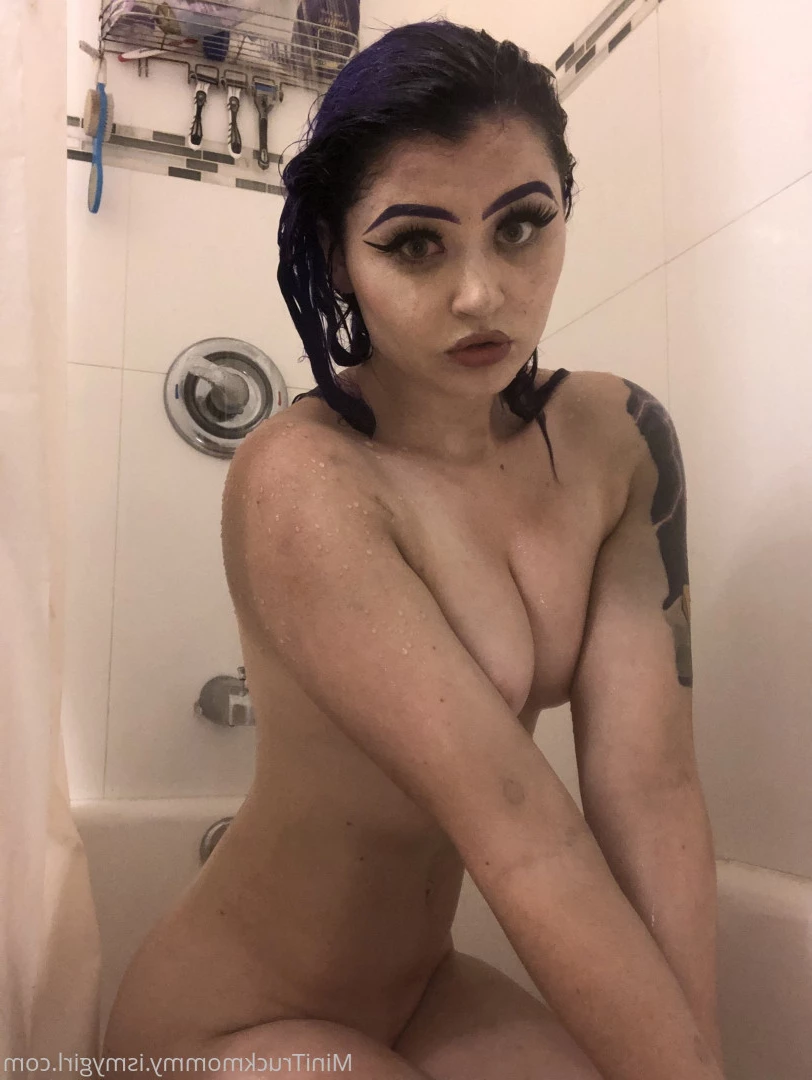 Naughty Lil Mechanic 💦 [ minitruckmommy ] Onlyfans leaked photo 7266374 on Hotleaks.tv