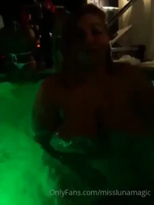 @MissLunaMagic [ misslunamagic ] Onlyfans leaked video 7172921 on Hotleaks.tv
