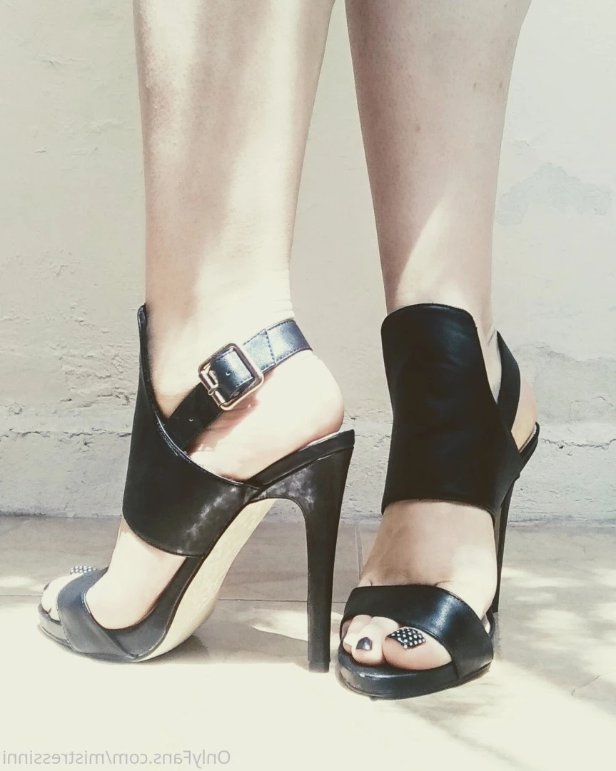 Mistress Inni`s Foot Place [ mistressinni ] Onlyfans leaked photo 7257623 on Hotleaks.tv
