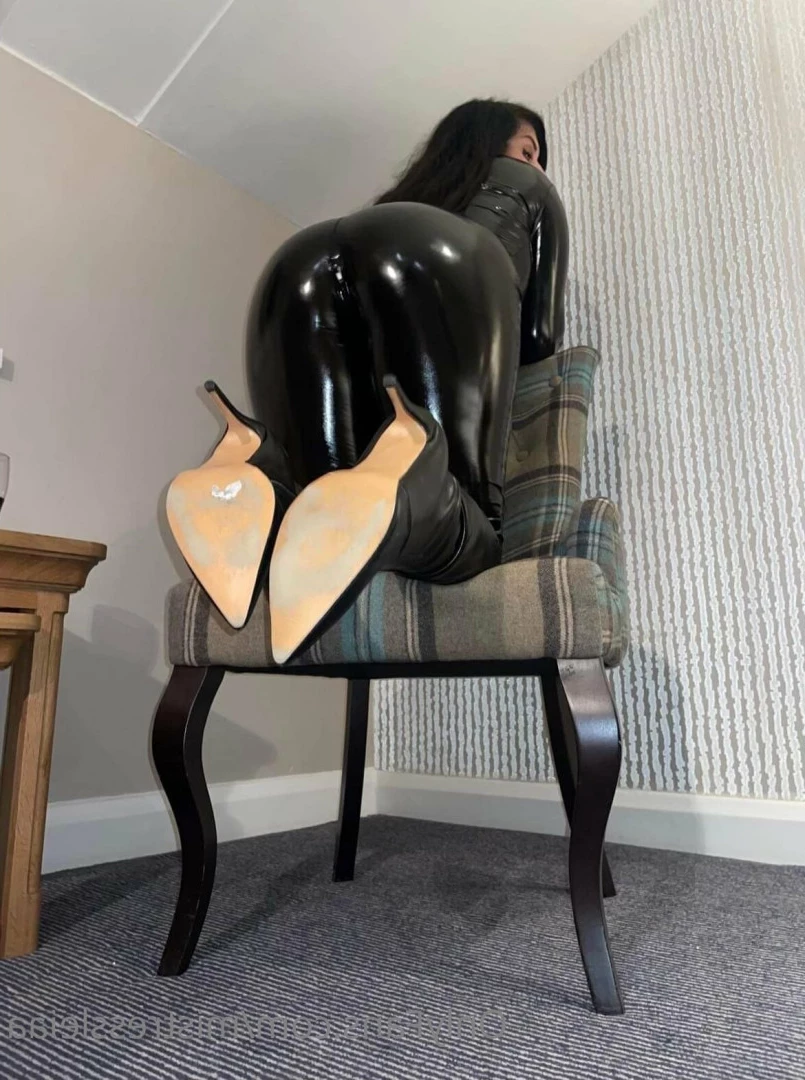 Mistress Leia🔐 [ mistressleiaa ] Onlyfans leaked photo 7259628 on Hotleaks.tv