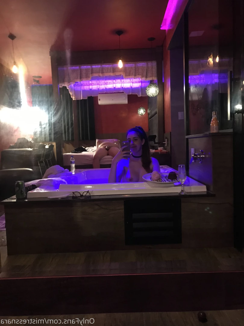 Nara Neveu 🌹 [ mistressnara ] Onlyfans leaked photo 6902486 on Hotleaks.tv