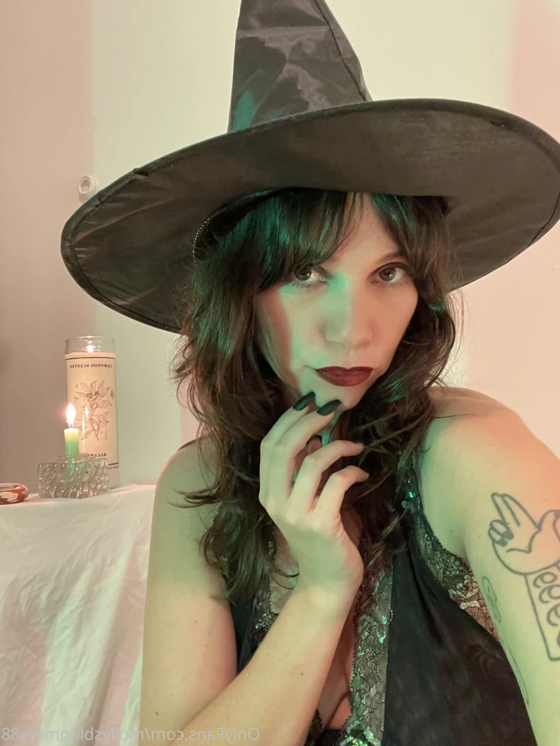 Molly Bloom [ mollysbloomers88 ] Onlyfans leaked photo 7499939 on Hotleaks.tv