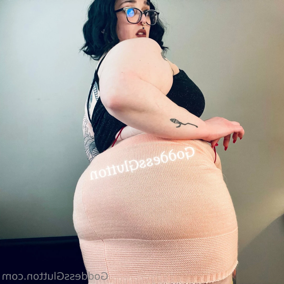 Mommy Alara Glutton [ mommyglutton ] Onlyfans leaked photo 10455440 on Hotleaks.tv
