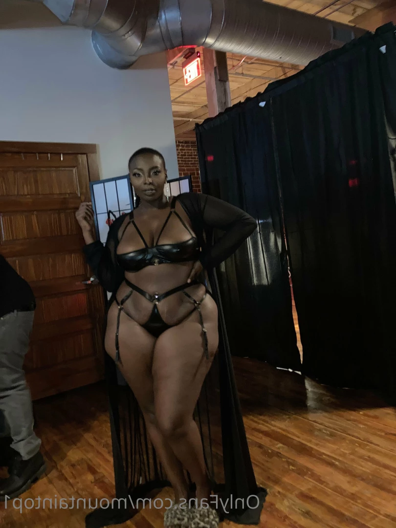 86inchesofbooty [ mountaintop1 ] Onlyfans leaked photo 7462222 on Hotleaks.tv