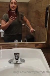 myprettyfeet8 Onlyfans leaked video 7127131 on Hotleaks.tv