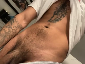 7118598