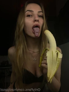 10461694