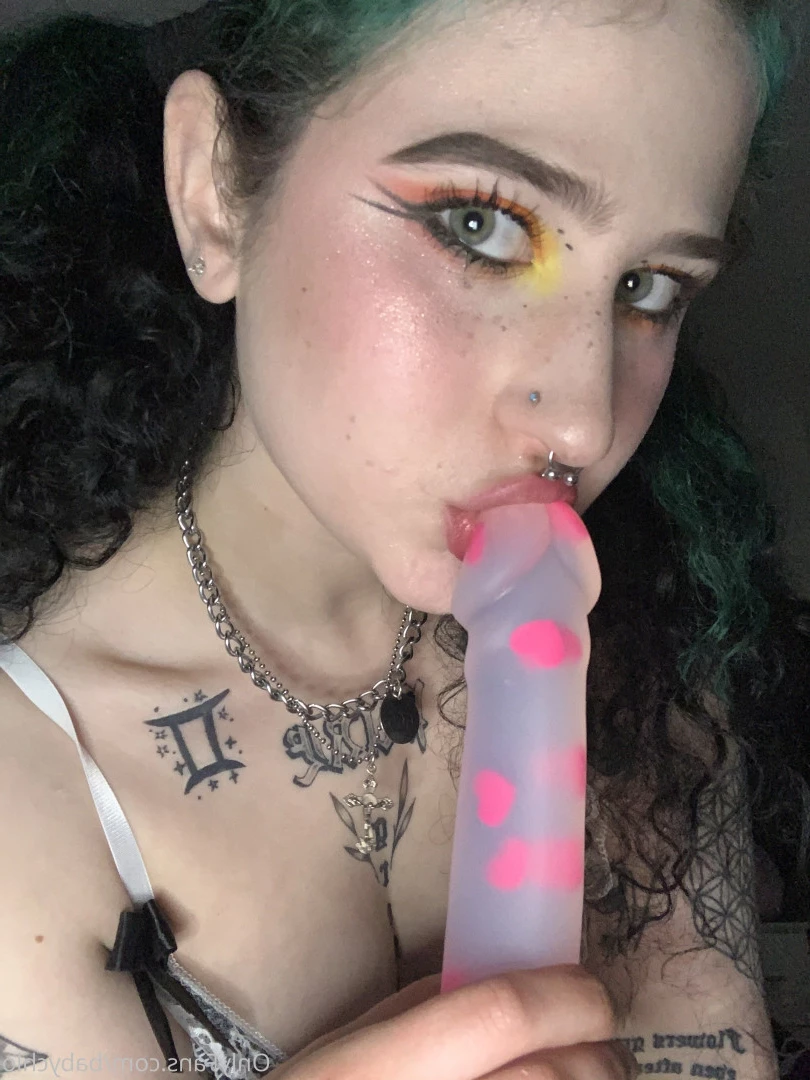 baby ☆ girl [ obedientslxt ] Onlyfans leaked photo 7341443 on Hotleaks.tv