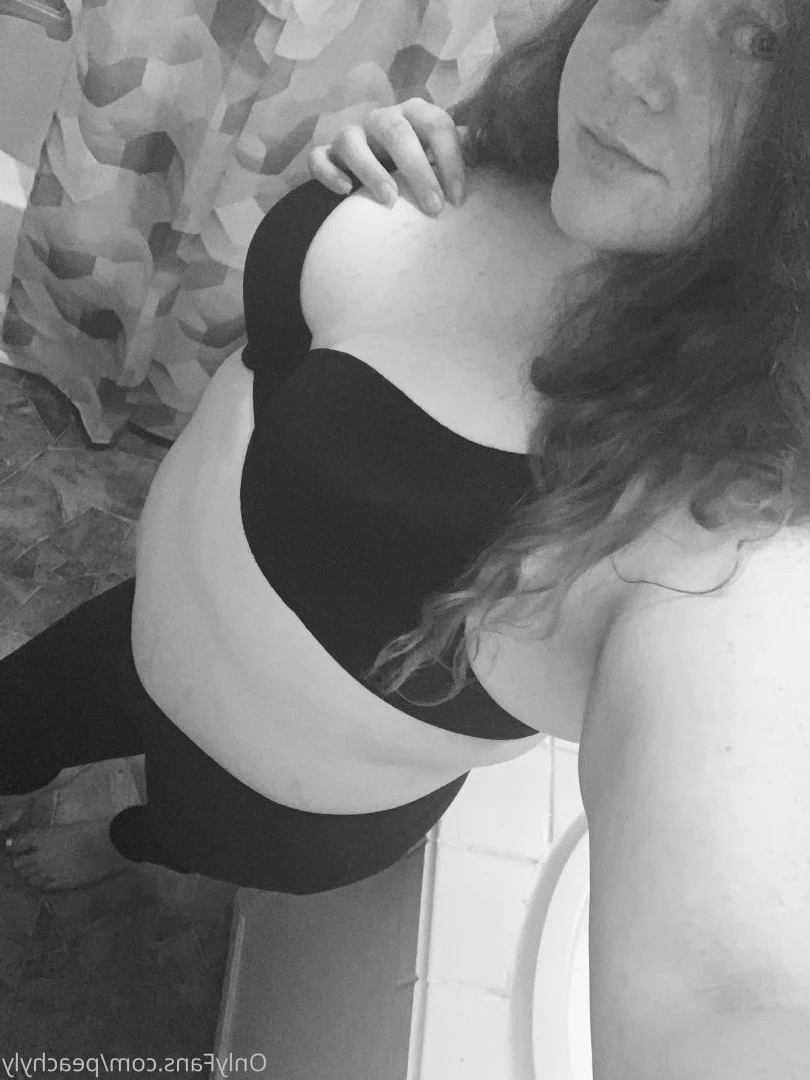Aly☺️ [ peachyly ] Onlyfans leaked photo 7305289 on Hotleaks.tv