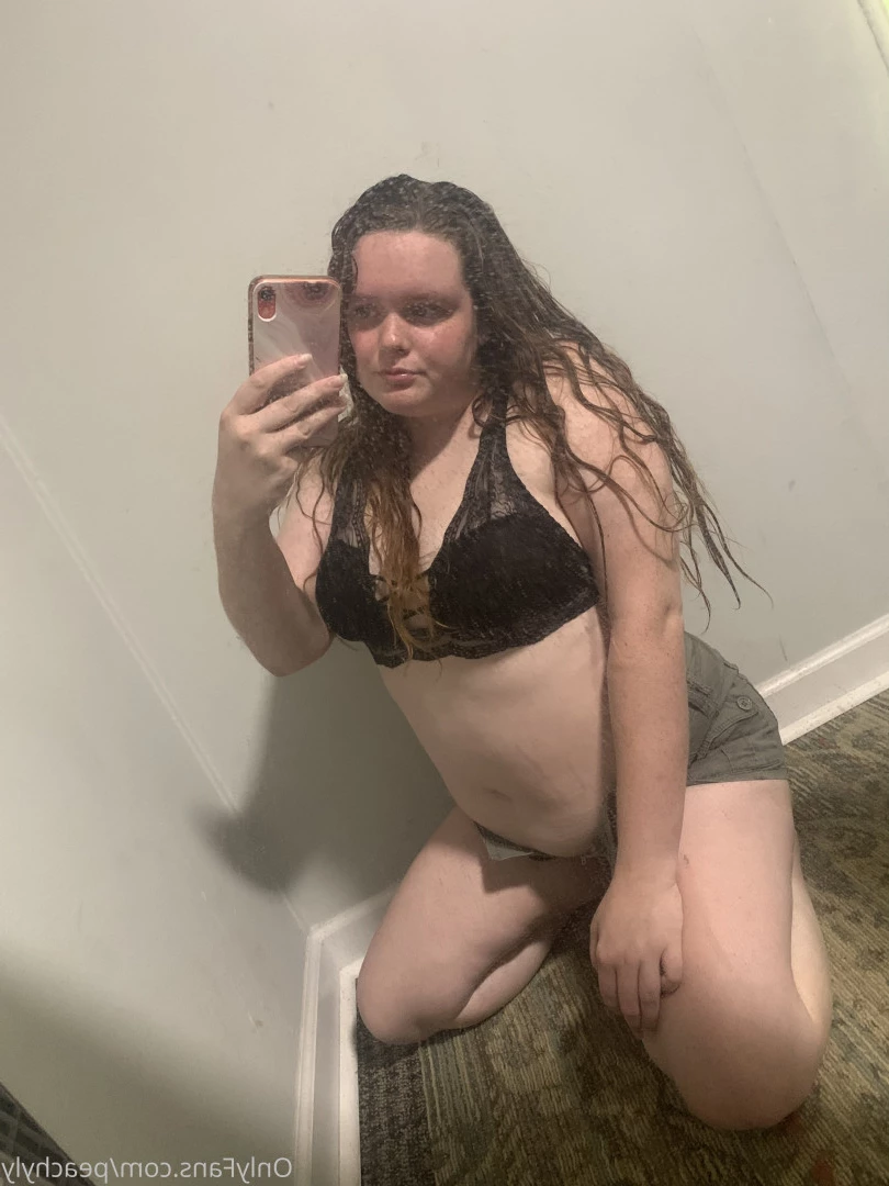 Aly☺️ [ peachyly ] Onlyfans leaked photo 7305399 on Hotleaks.tv