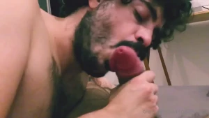 7066604
