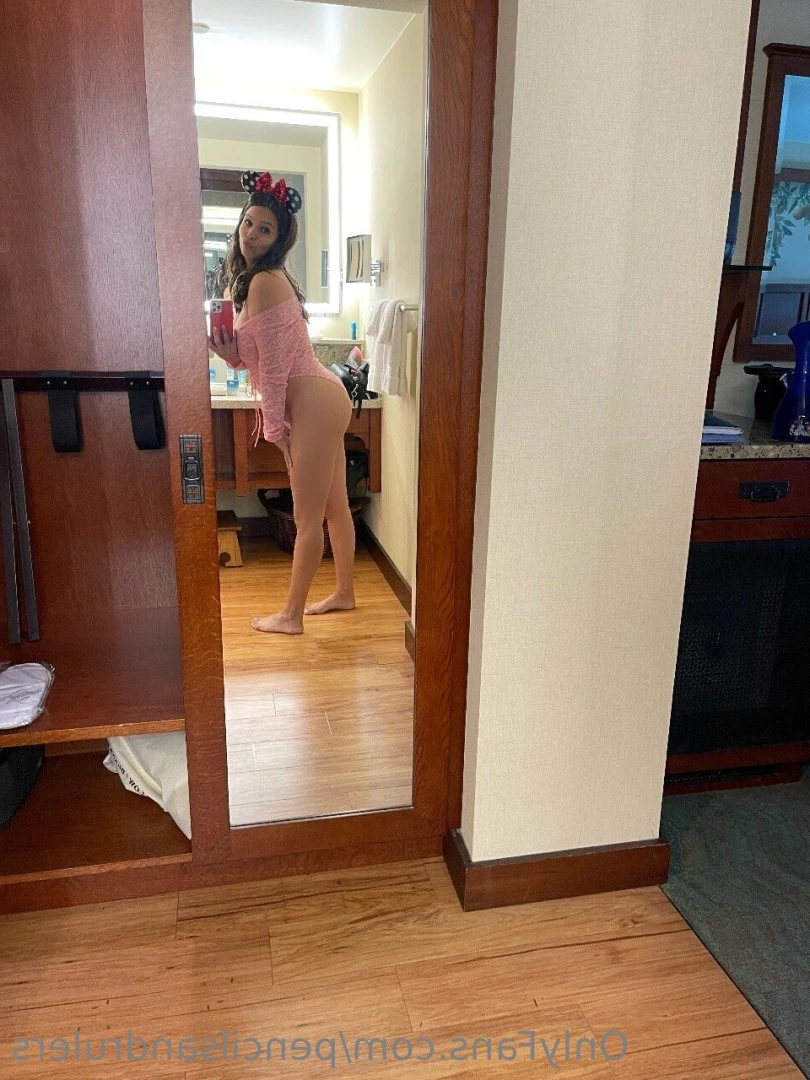 Debbie Martinez [ pencilsandrulers ] Onlyfans leaked photo 7335814 on Hotleaks.tv