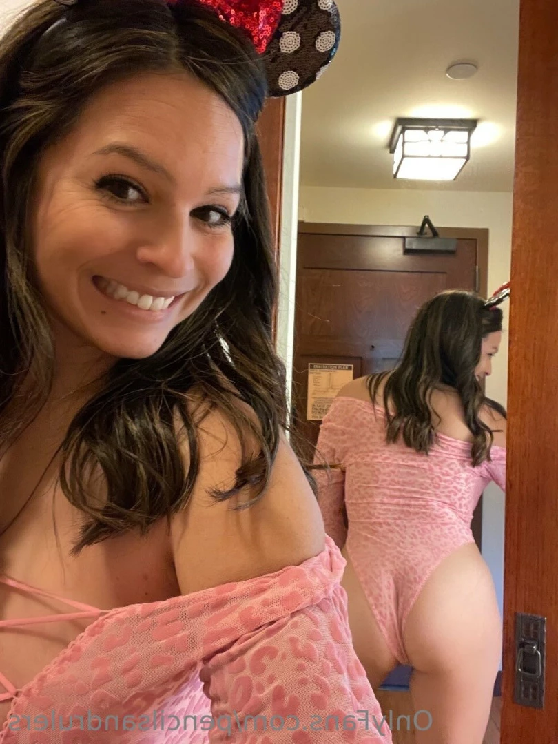 Debbie Martinez [ pencilsandrulers ] Onlyfans leaked photo 7336155 on Hotleaks.tv