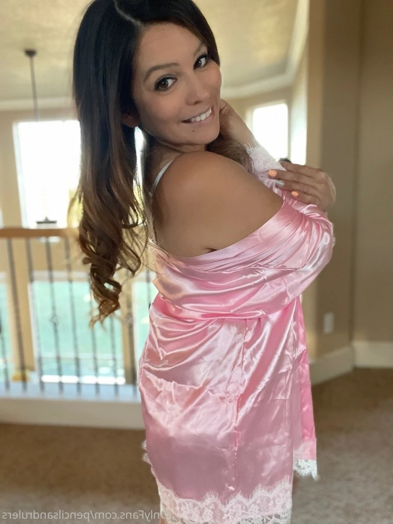 Debbie Martinez [ pencilsandrulers ] Onlyfans leaked photo 7336284 on Hotleaks.tv