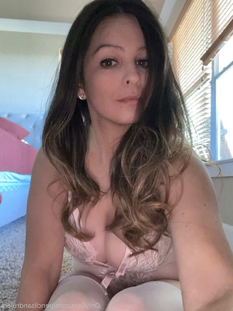 Debbie Martinez [ pencilsandrulers ] Onlyfans leaked photo 7344970 on Hotleaks.tv